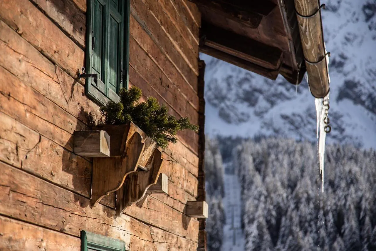 Aparthotel Maison Boutique Fior D'Alpe Sappada Italy